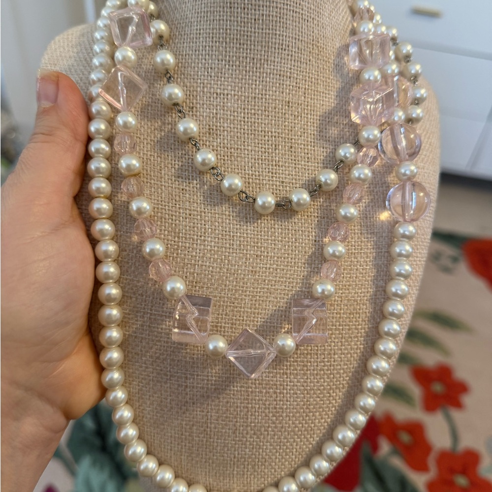 Chic Pearl and‎ Pink Beaded Necklace
